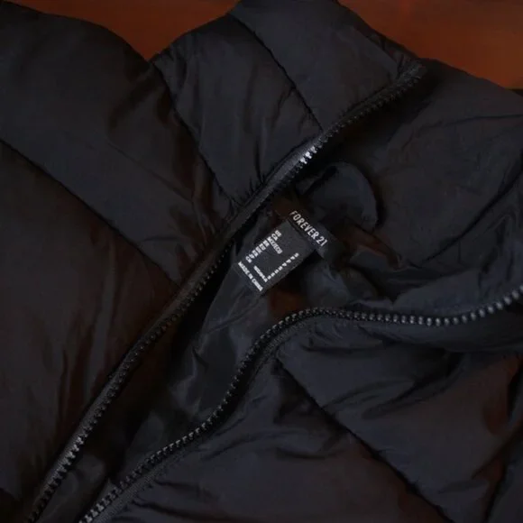 Cropped Puffer Jacket - Picture 4 of 4